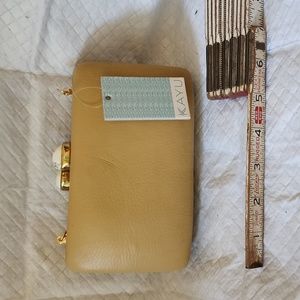 Kayu Tan Clutch